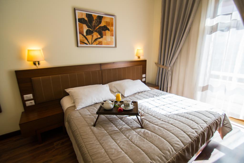 Boutique Hotel Kotoni Тирана Экстерьер фото